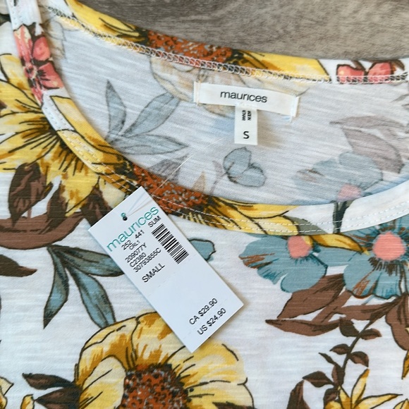 Maurice’s top NWT - Picture 2 of 7